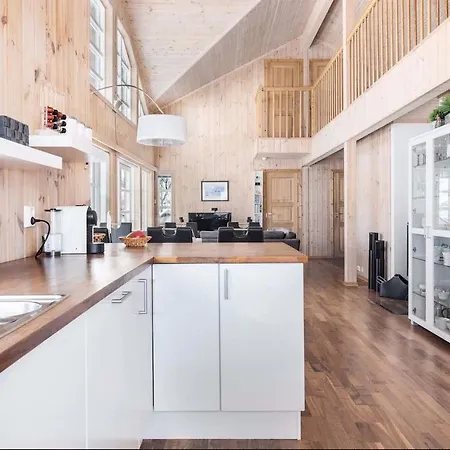 Beautiful In With Kitchen Feriehus